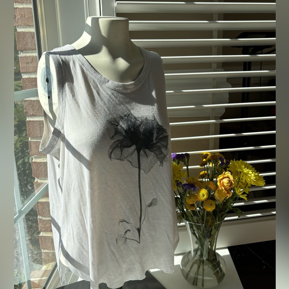 Flower Graphic Gray Tank Top
